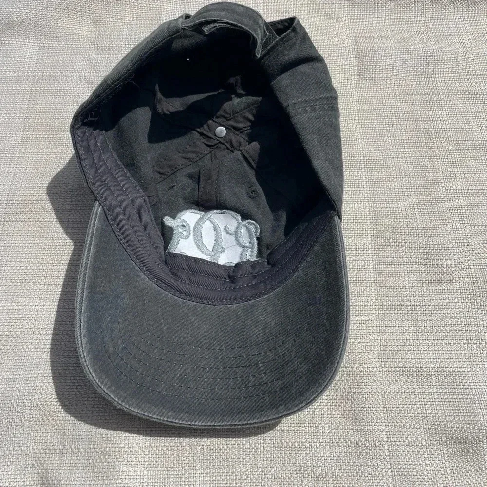 Women’s Monogrammed Hat *RPT* - Picture 2 of 2